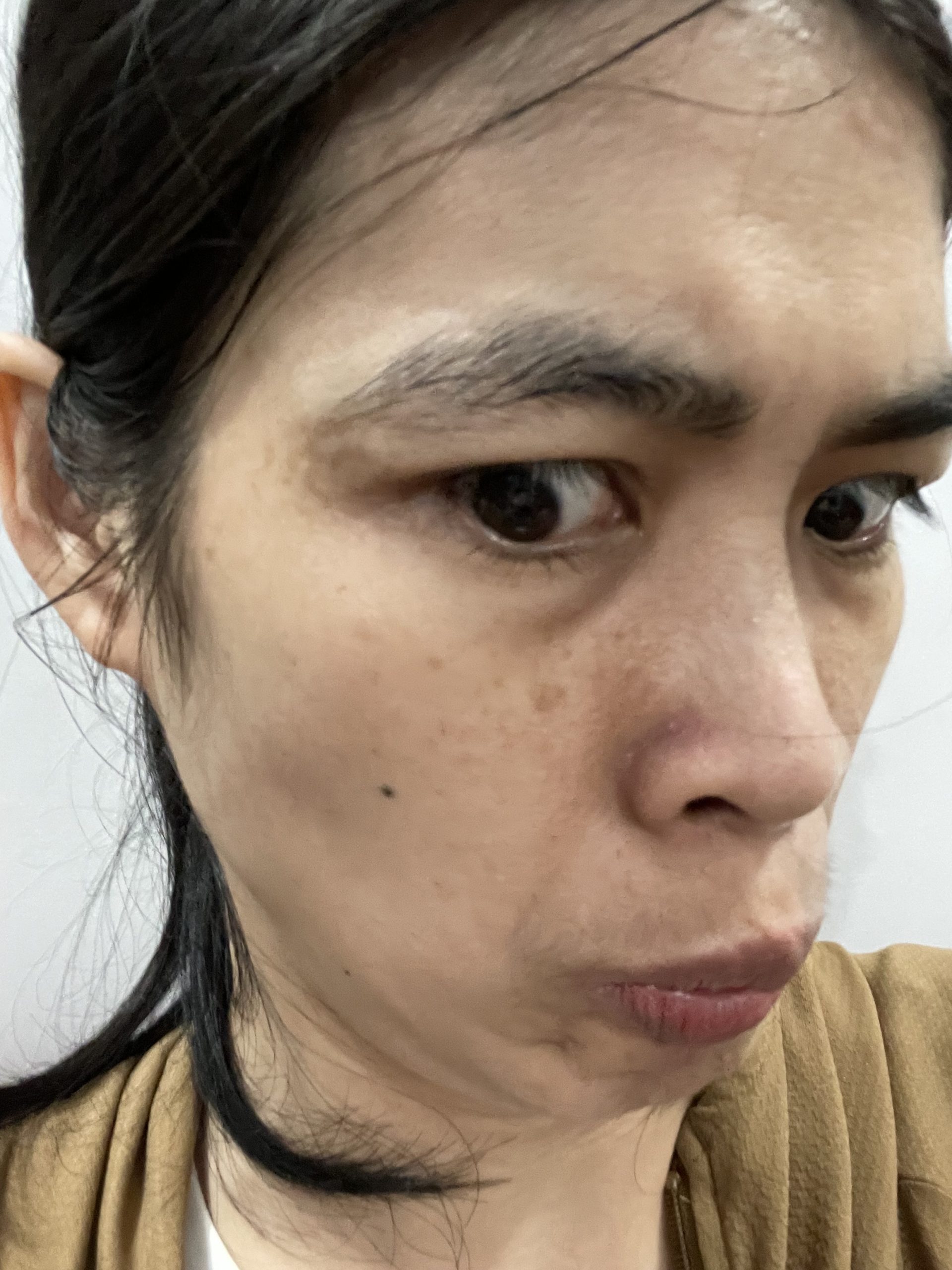 Nghiêng trái