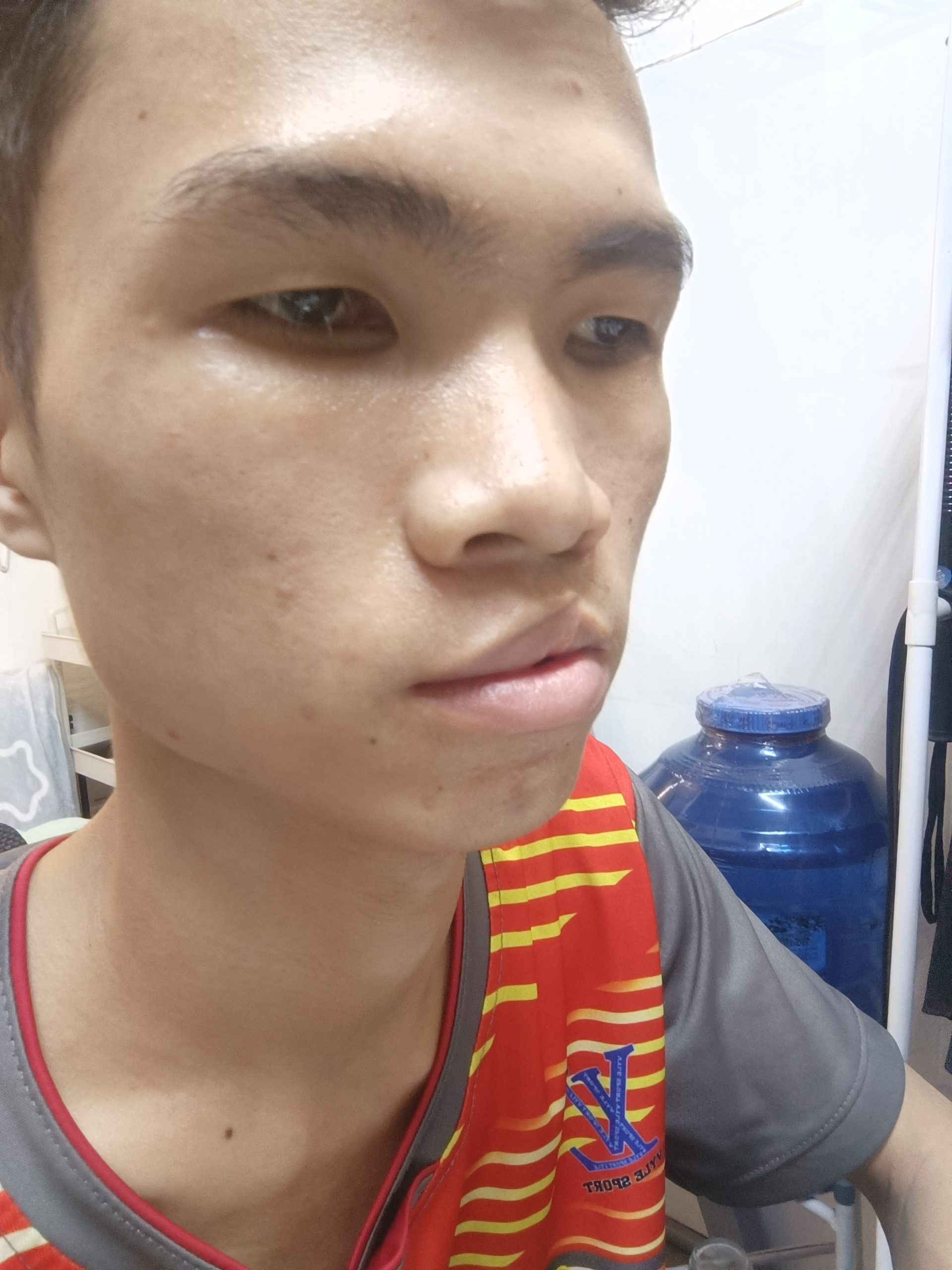 Nghiêng trái