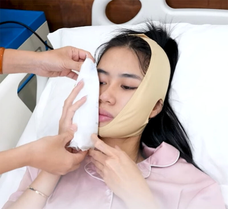 Chườm lạnh giảm sưng, giảm đau