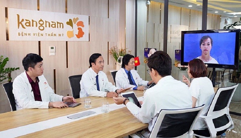 Đội ngũ bác sĩ của Kangnam thuộc ekip chuyên môn chương trình Hành Trình Lột Xác