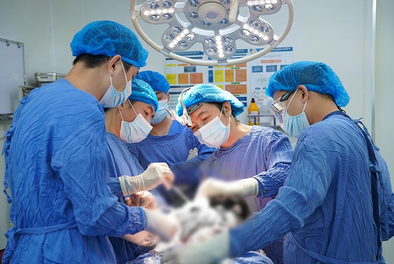 Khi thực hiện gọt hàm khách hàng được tiêm thuốc gây mê nên không cảm thấy đau đớn