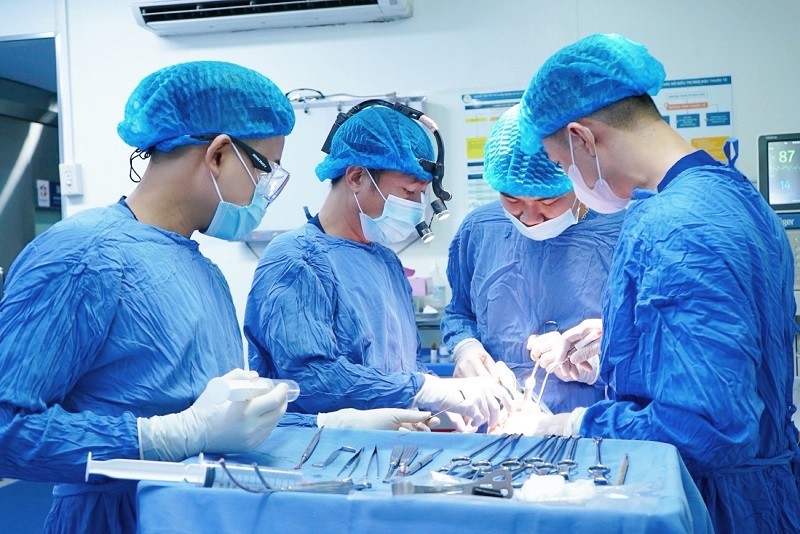 Tay nghề của bác sĩ ảnh hưởng đến mức độ sưng đau sau phẫu thuật