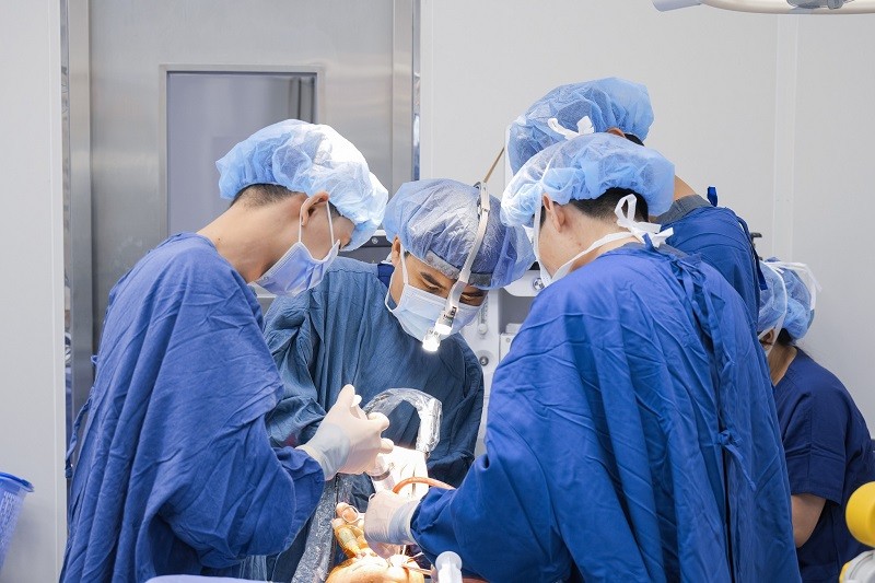 Bác sĩ tiêm gây mê nên không gây cảm giác đau đớn