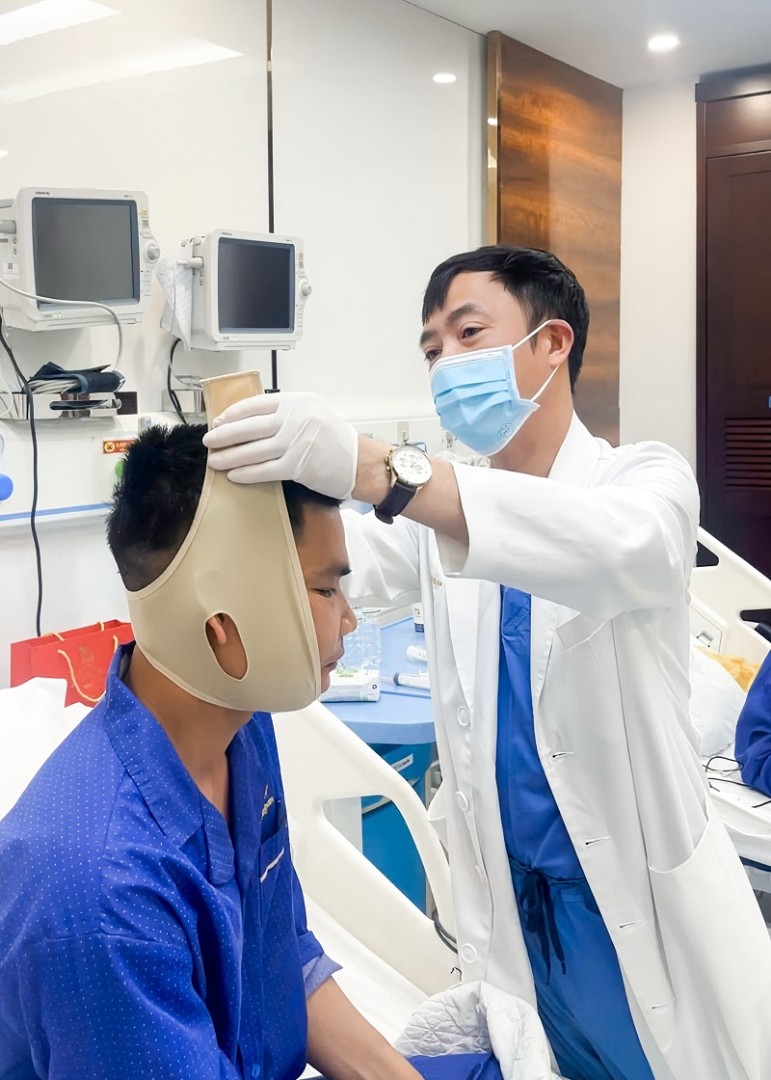 Khách hàng được chăm sóc hậu phẫu chu đáo