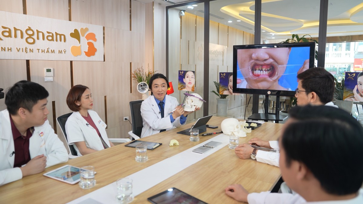 Ekip bác sĩ giỏi chuyên môn được huy động hội chẩn kỹ lưỡng cho các thí sinh