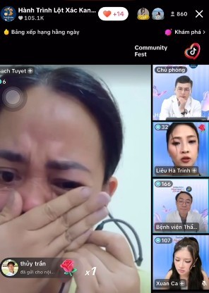 Chị Tuyết không kìm được nước mắt khi chia sẻ hoàn cảnh