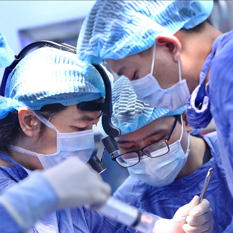 Bác sĩ tiêm thuốc gây mê nên khách hàng không cảm thấy đau đớn trong quá trình chỉnh hàm