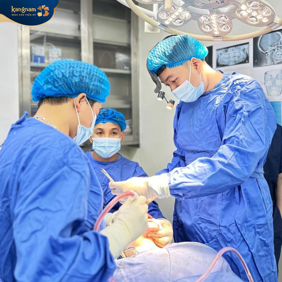 Tay nghề bác sĩ phẫu thuật ảnh hưởng nhiều đến cảm giác của khách hàng