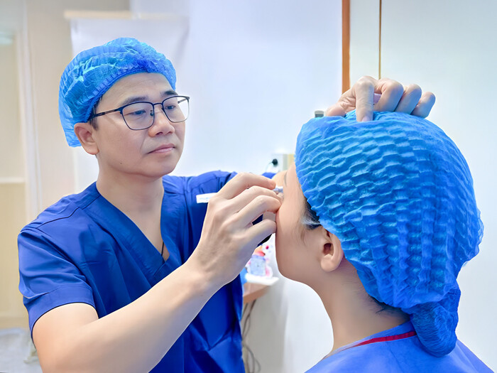 Bác sĩ Felix Trần có nhiều năm kinh nghiệm thẩm mỹ