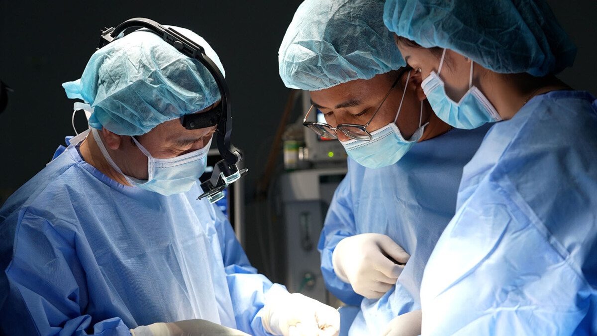 Quá trình phẫu thuật cho lê thị yến